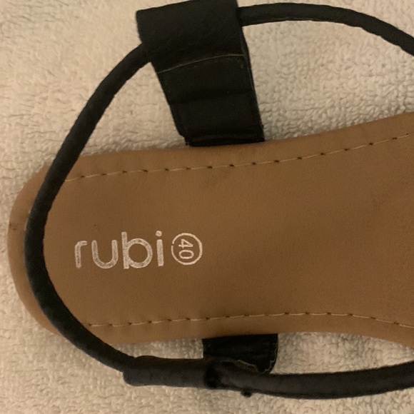 Size 40 - Picture 3 of 4